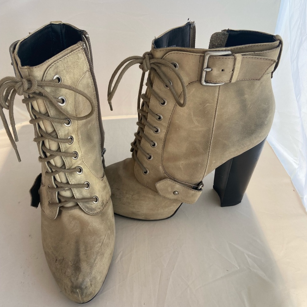 Trouve Heeled Lace-Up Booties Size 8.5